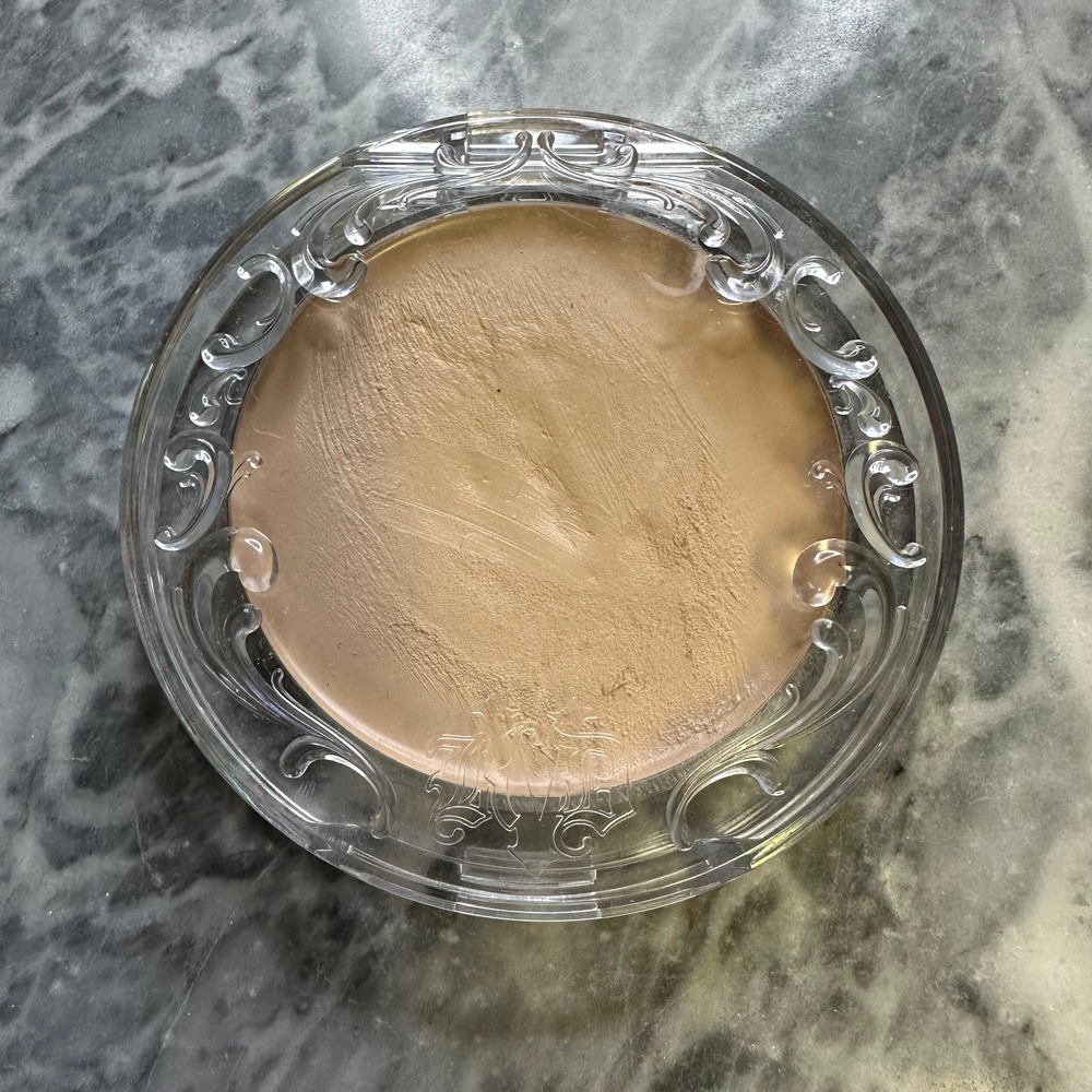Kat Von D KVD Good Apple Foundation Light